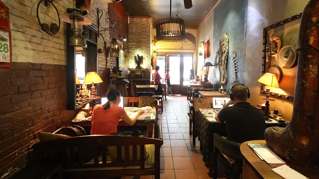 thiet-ke-noi-that-ban-ghe-cafe